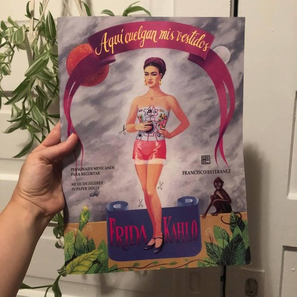 Frida Kahlo paper doll book - Picture 1 of 5